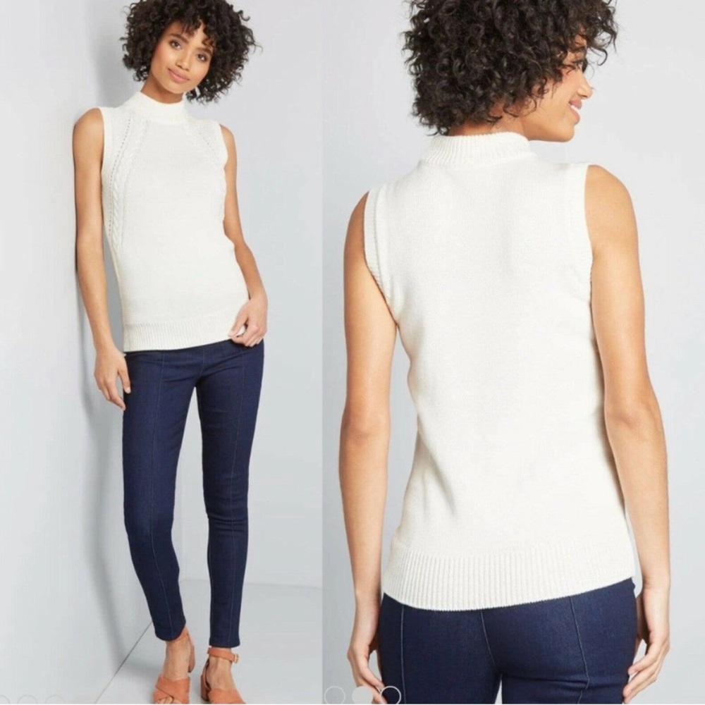 ModCloth Ivory Sleeveless Cable Knit Turtleneck Sweater Size M